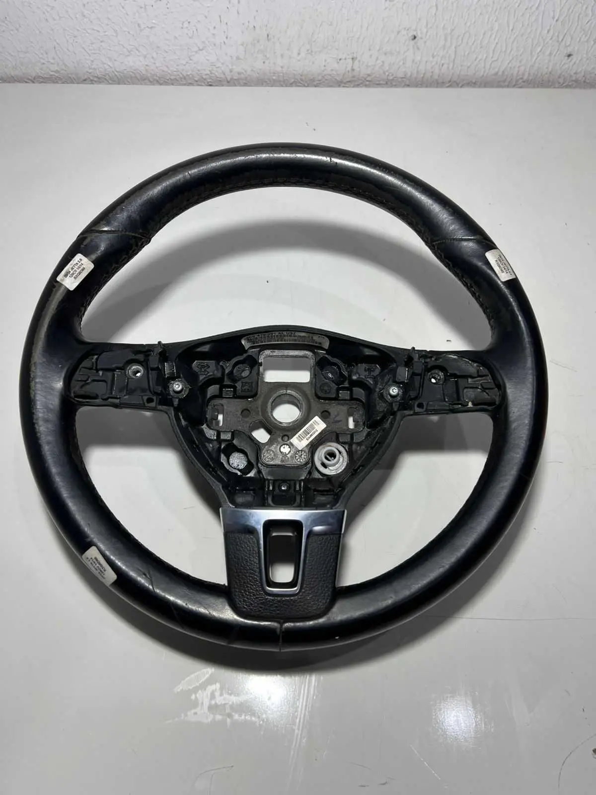 VOLANTE DIREÇÃO VW JETTA 2012 ORIGINAL COM DETALHE DE USO
