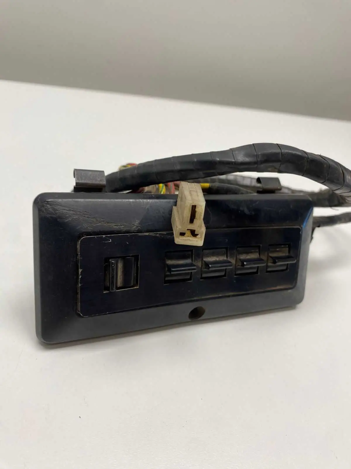 INTERRUPTOR VIDRO ELÉTRICO DEL REY 4 PORTAS 81EU-14505-A017
