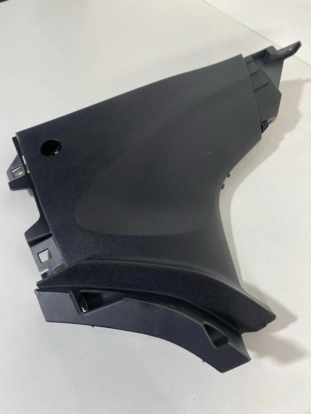 ACABAMENTO LATERAL DIREITO CONSOLE CENTRAL BRAVO 2016