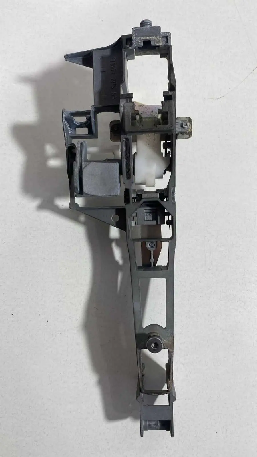 Suporte Da Maçaneta Peugeot 3008 Dianteira Esquerda