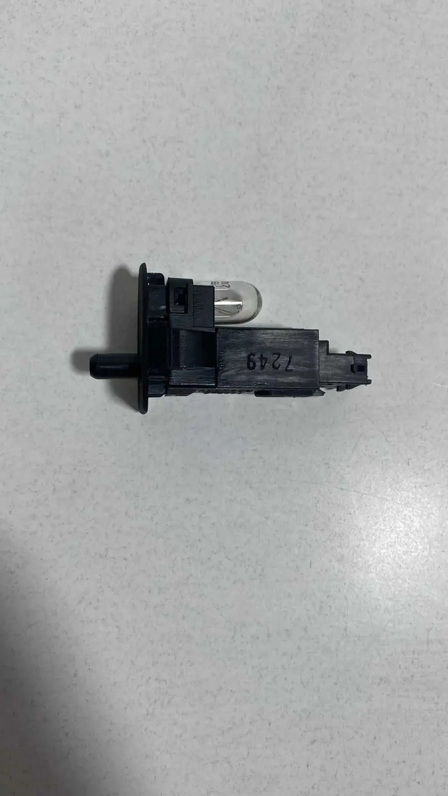 Interruptor Luz Interna Porta Luvas Fiat Toro Volcano 2017