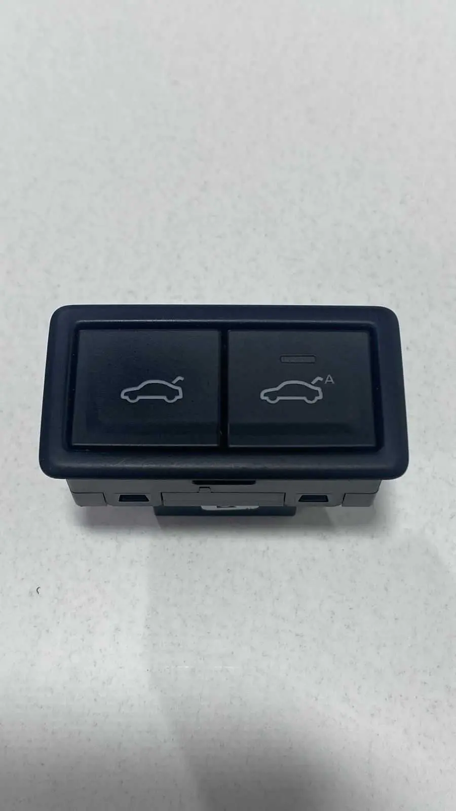 Comando Botão Porta Malas Tiguan 2020 3g0959832a