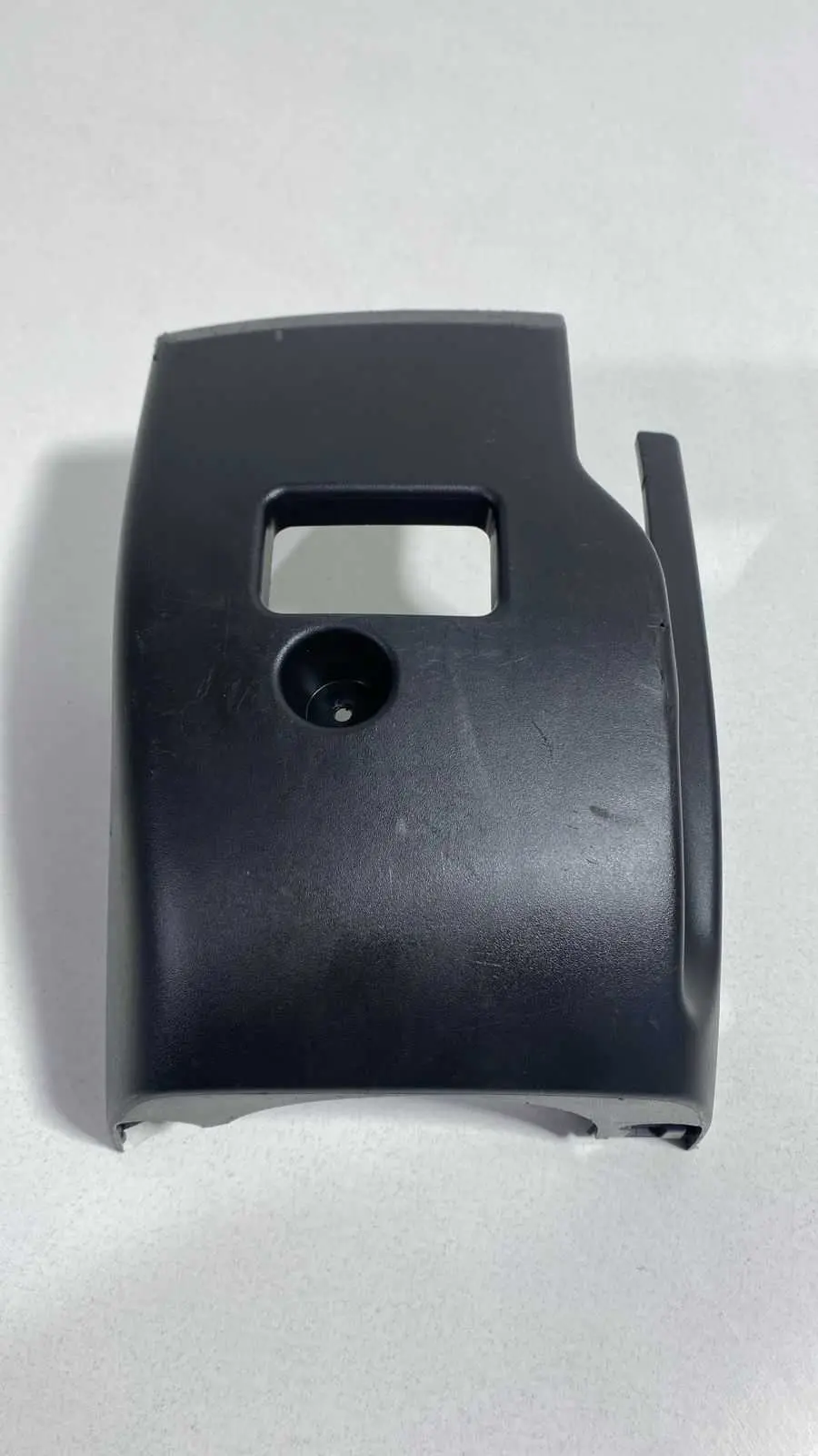 Acabamento Inferior Coluna Volante Tracker 2022 Bhu06674