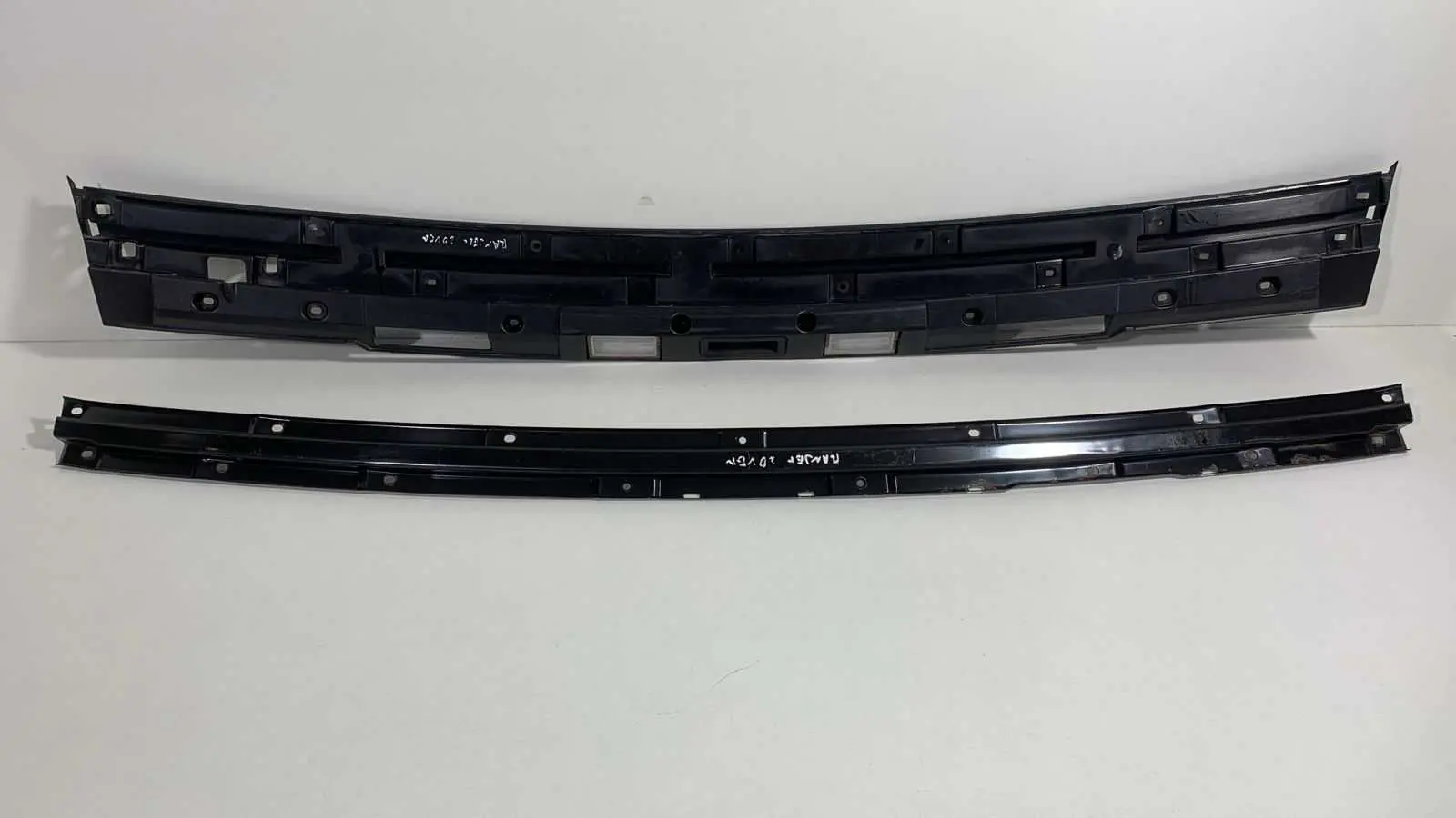 Moldura SOLEIRA Tampa Traseira LanD Rover Sport 2008 USADO