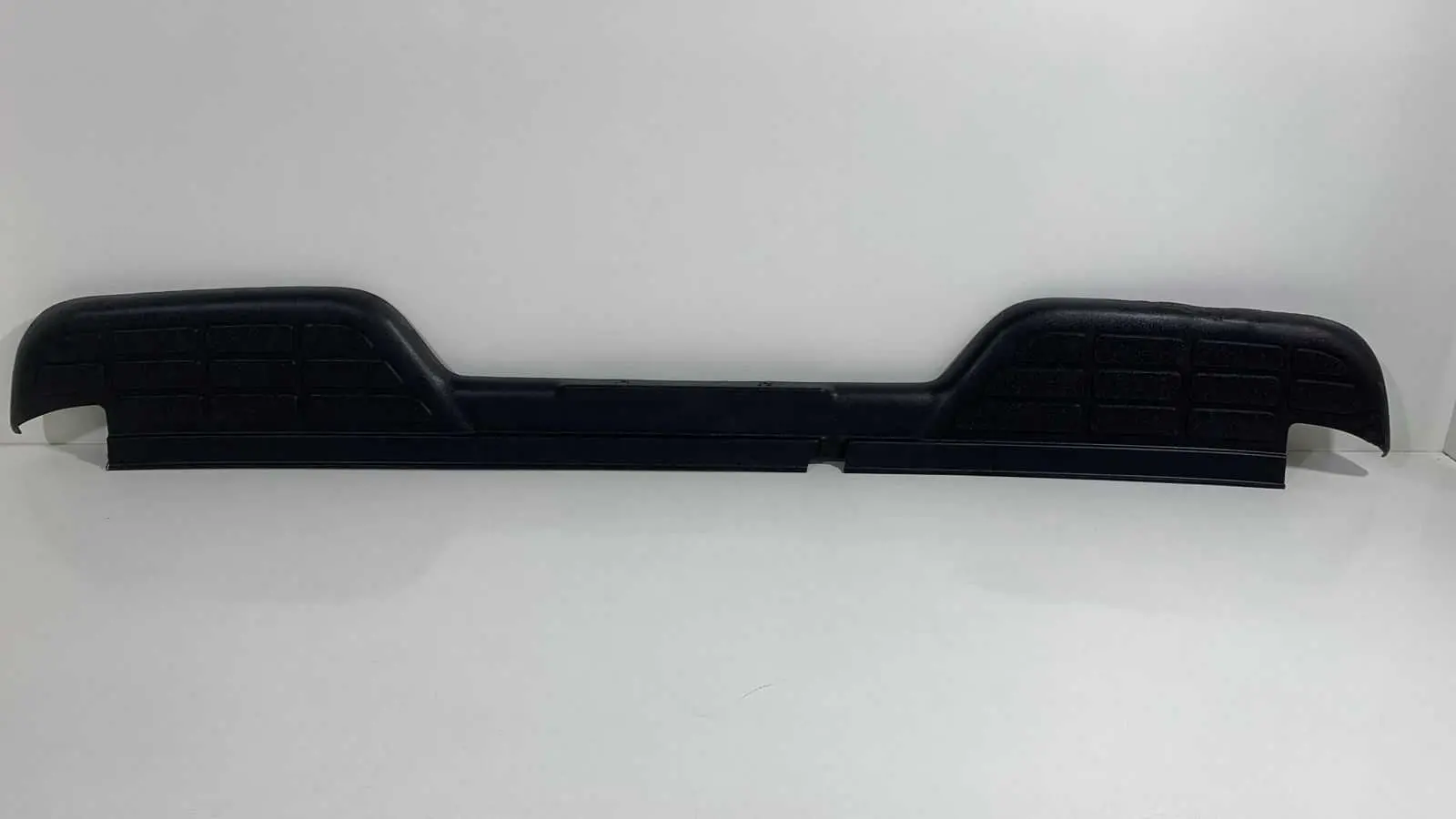 ACABAMENTO PISANTE PARACHOQUE GM S10 2001 USADO COM DETALHE