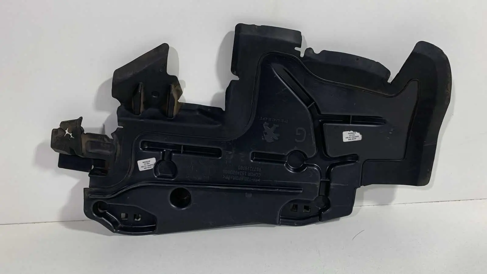 Defletor Lateral Esquerdo Radiador Peugeot 208 2015 USADO