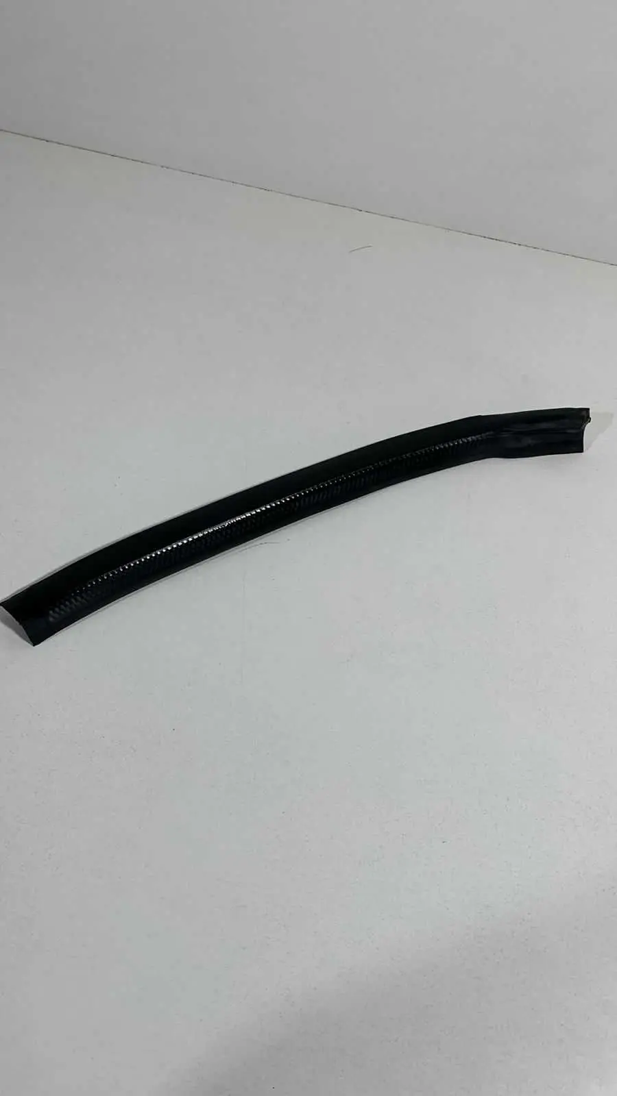 Moldura BORRACHA Auxiliar Esquerdo Tracker TURBO 2022 USADO