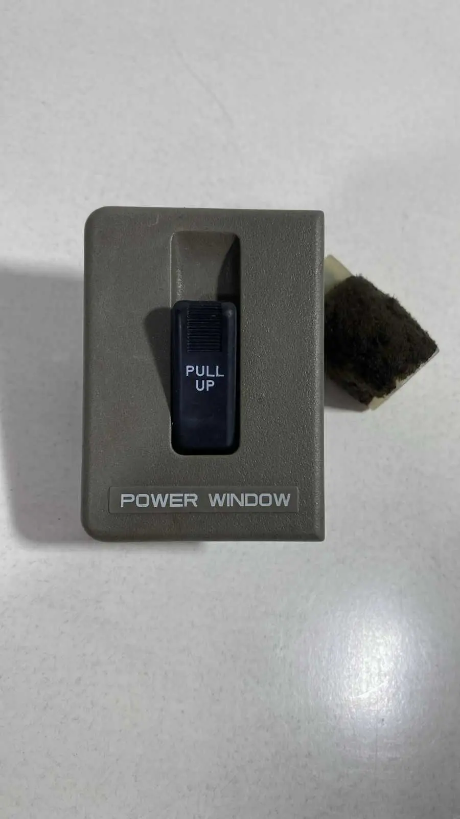 Interruptor botão vidro eletrico Kia Besta 1993 a 1997