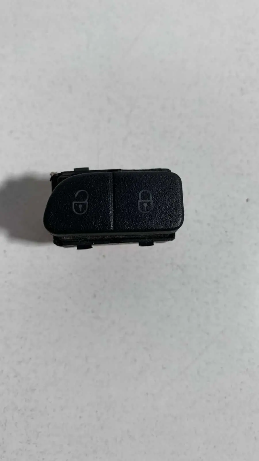 Botão Trava Eletrica Portas Vw Gol Saveiro Voyage G6 USADO