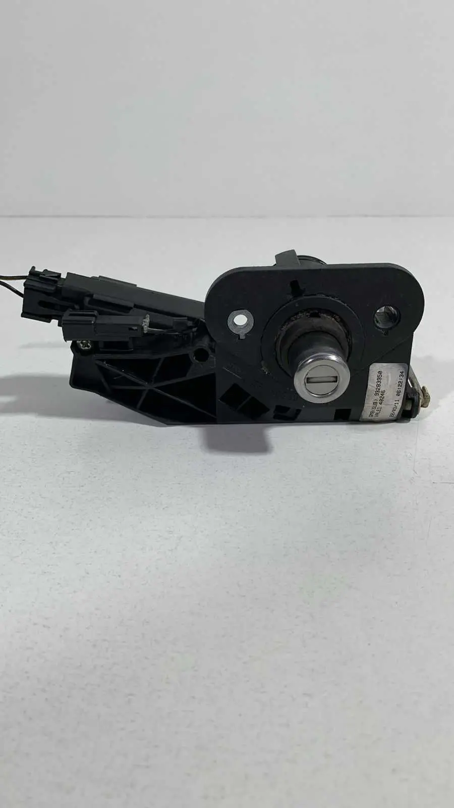 CILINDRO TRAVA ELETRICA TAMPA TRASEIRA GM MERIVA 2010 USADO