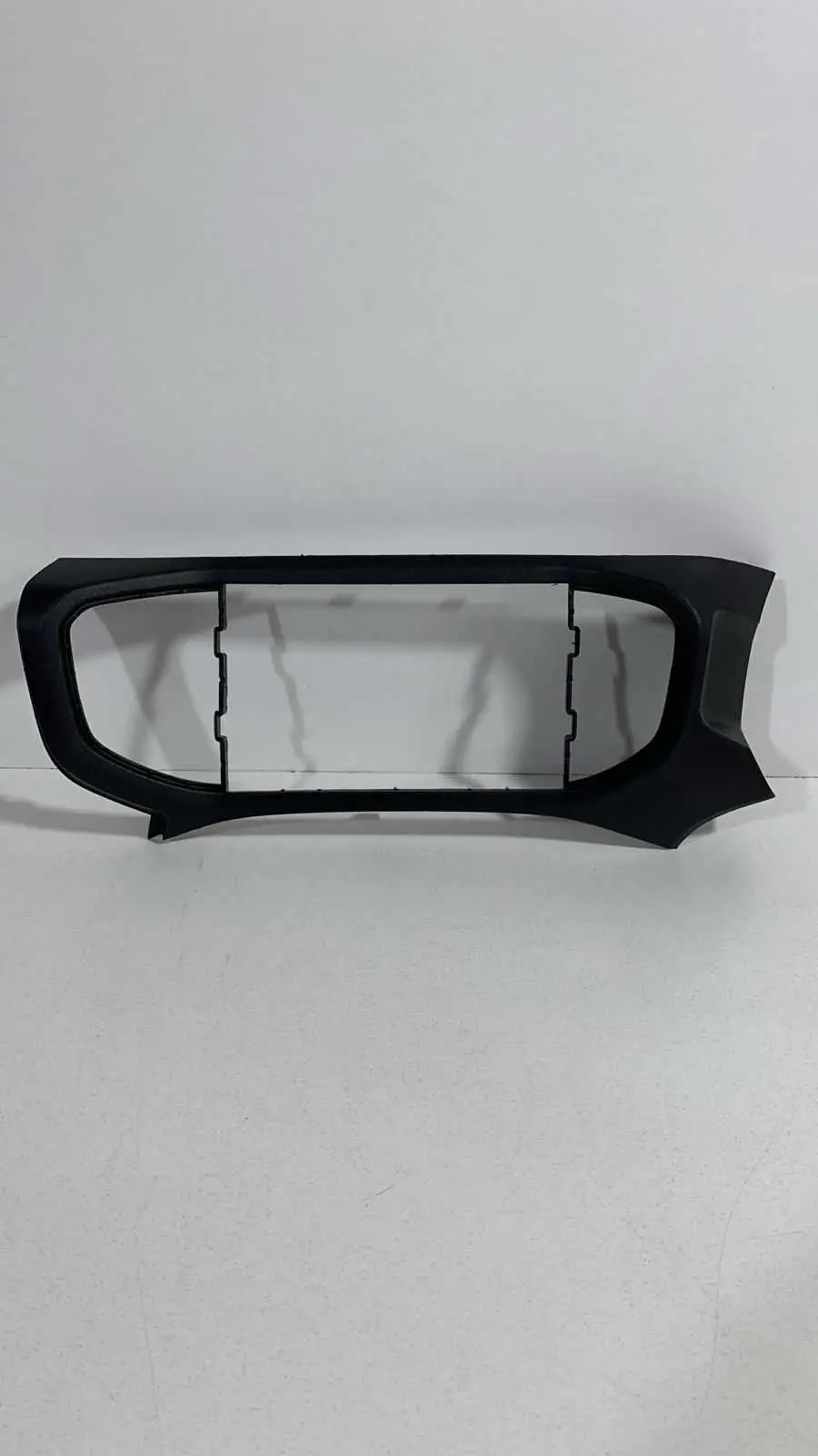 Moldura Acabamento Multimídia Onix 2018 USADO ORIGINAL