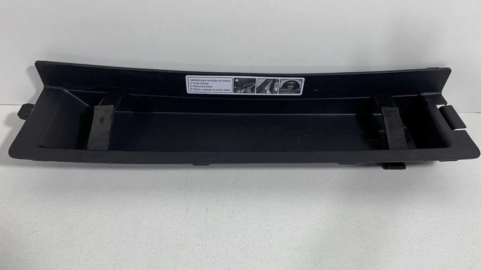 Moldura Suporte Triângulo Porta Malas Hyundai Hb20 2013