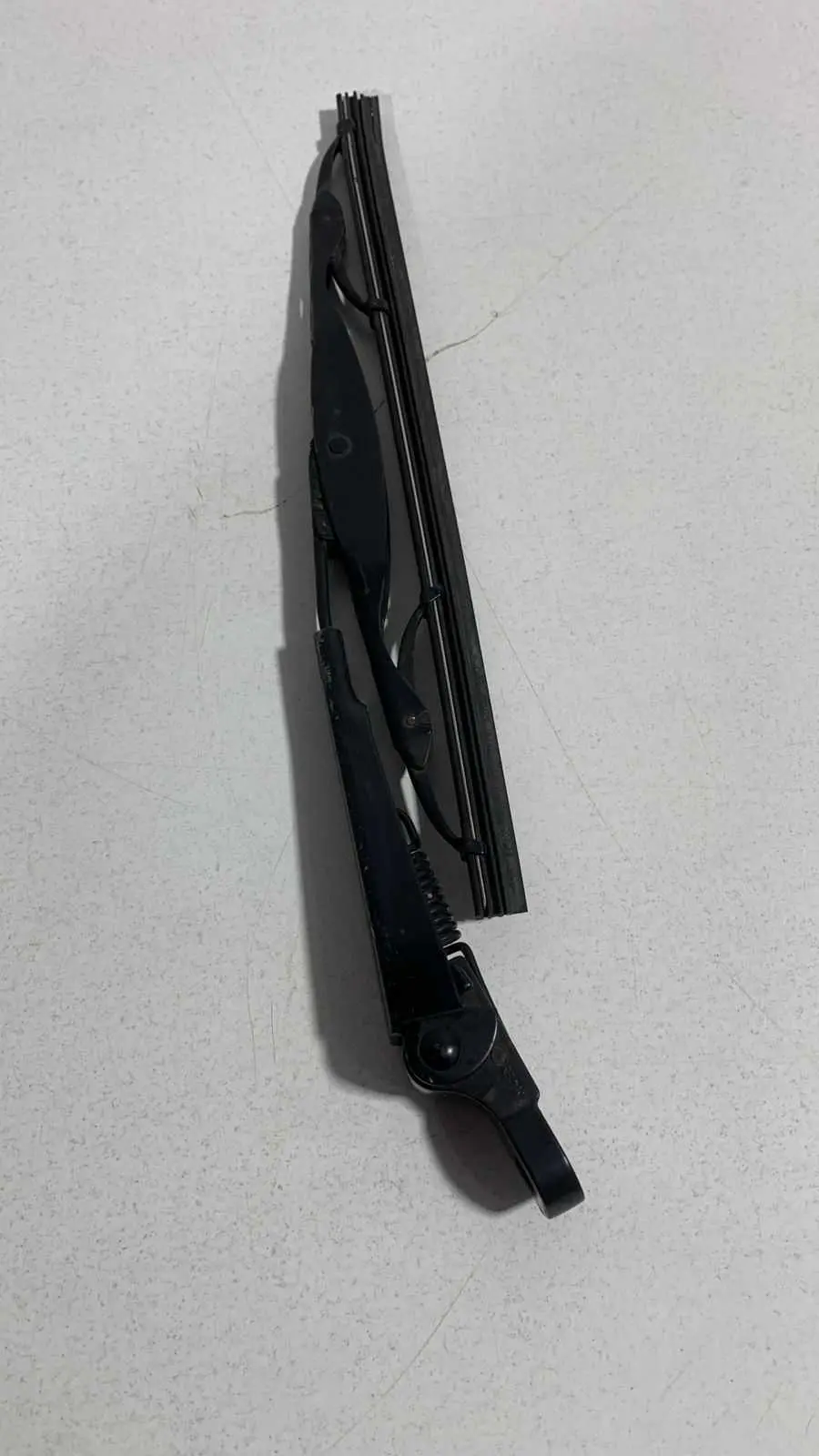 Braço Limpador Traseiro Tracker 2014 A 2019 usado original