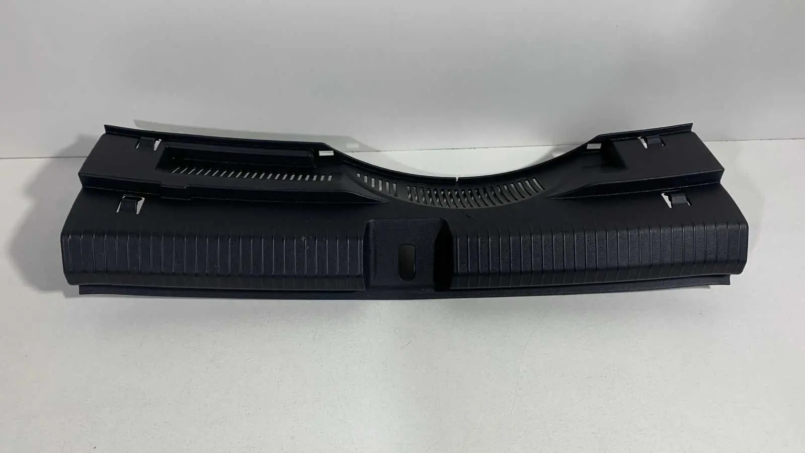 Soleira TAMPA TRASEIRA Porta Malas Polo VIRTUS 2020 Original