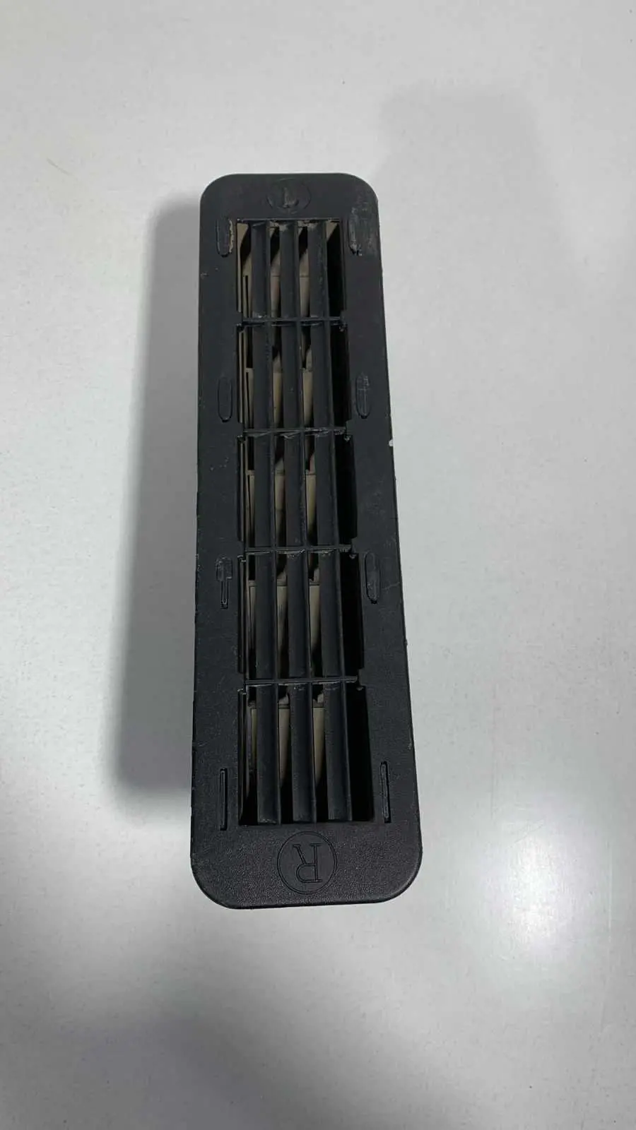 DUTO SAIDA DE AR DIFUSOR TRASEIRO HILUX 2007 ORIGINAL USADO