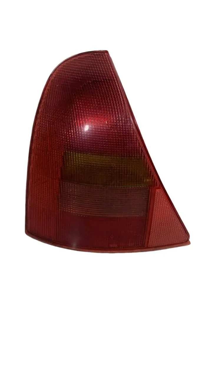 LANTERNA LADO ESQUERDO RENAULT Clio HATCH 2002 COM DETALHE
