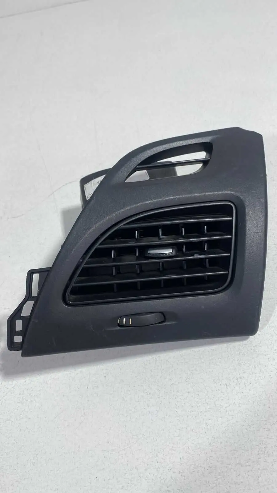 Difusor Lateral Direito Renault Fluence 2014 com detalhe