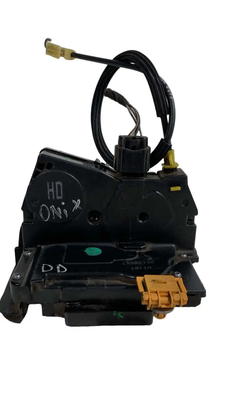 FECHADURA PORTA DIANTEIRA DIREITA CHEVROLET ONIX 2013 2019