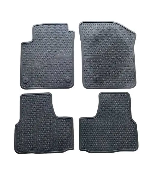 Jogo de tapetes emborrachados VW UP original VW