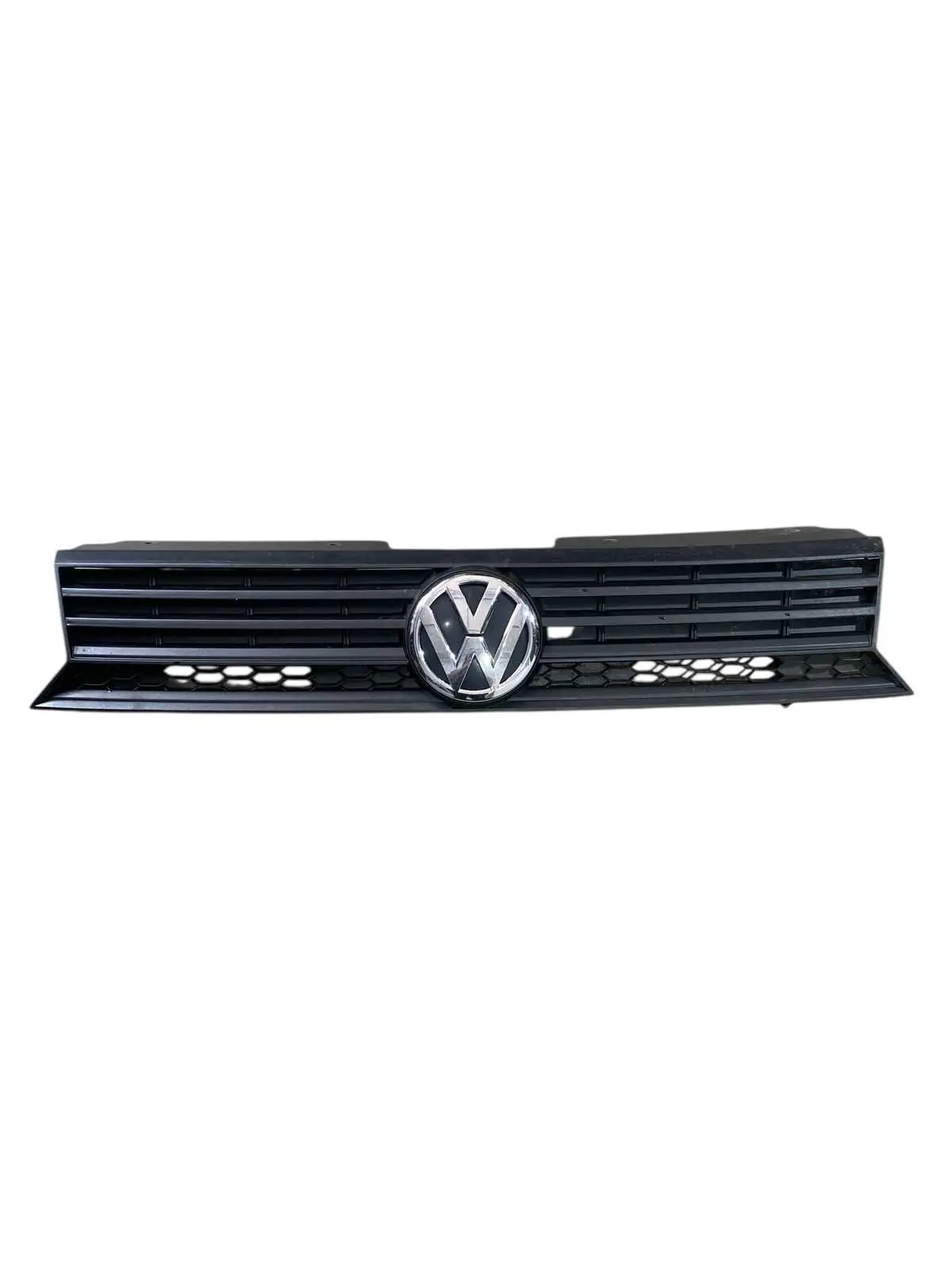 Grade central com emblema c detalhe Volkswagen Saveiro 2023