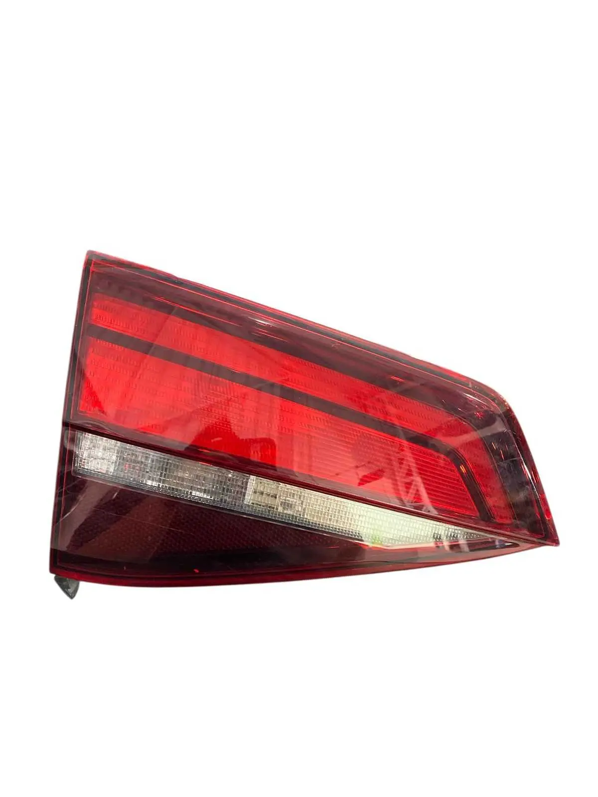 Lanterna Tampa Traseira Volkswagen Jetta 2015 2016 2017