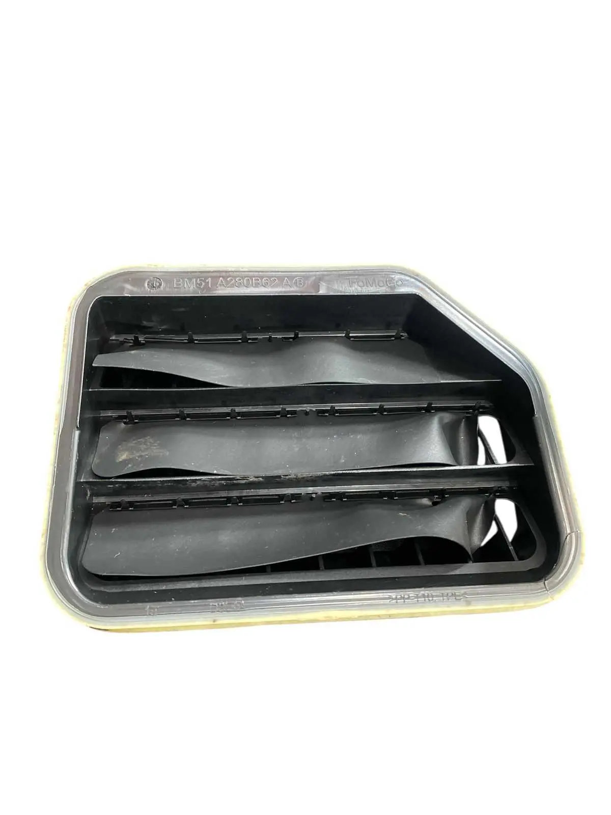 Moldura Grade Ventilação Lado Direito Ford Focus 2015 2016