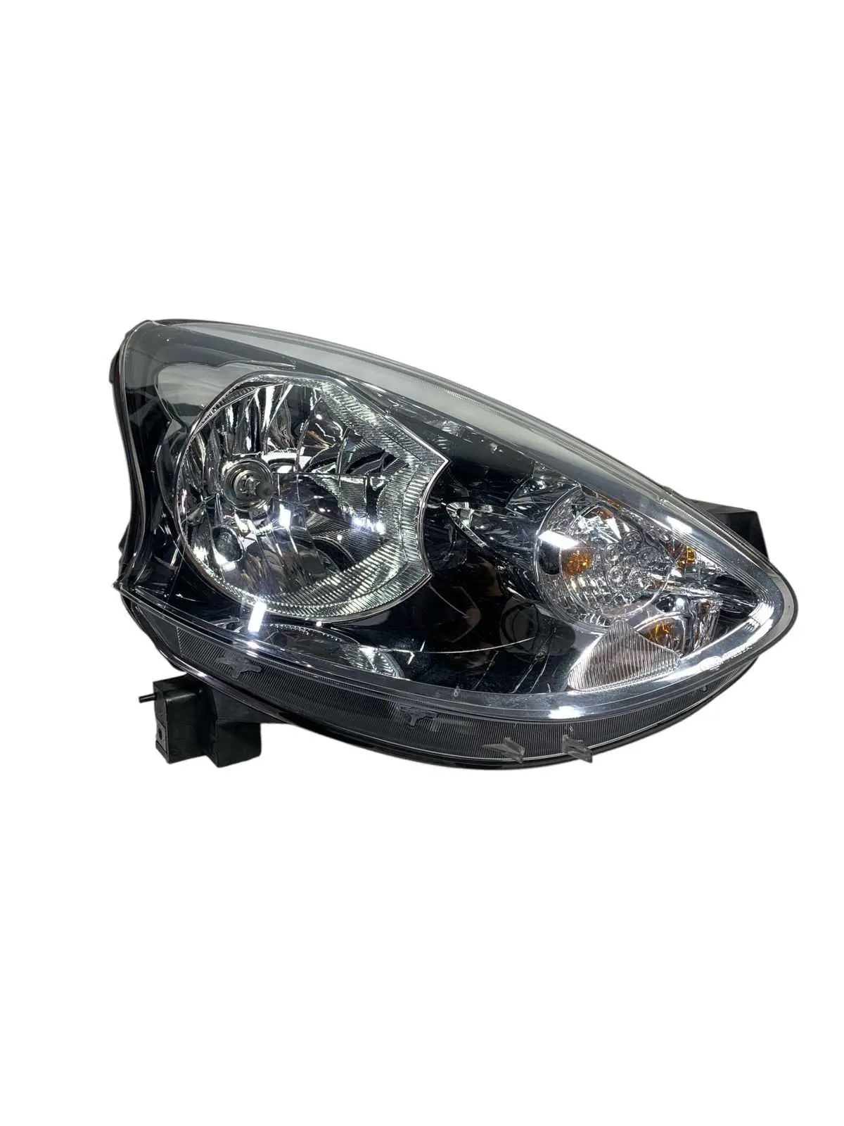 Farol Dianteiro Direito Nissan March 2015 2016 2017
